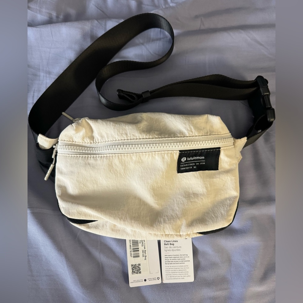 LULULEMON Clean Lines belt bag